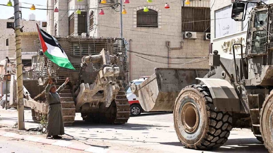تصاعد العنف في غزة: مقتل قائد حماس وخسائر بشرية كبيرة