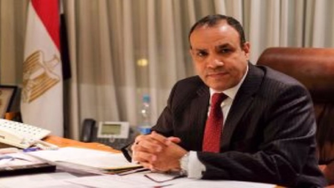 وزير الخارجية المصري يدشن خط طيران جديدا في أولى رحلاته الخارجية