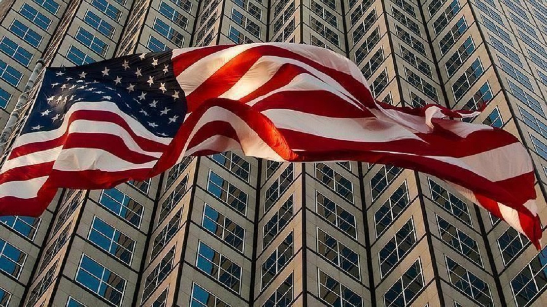 ال ماكغريغور في مقابلة مع قناة "ديب دايف" على يوتيوب: "نحن الولايات المتحدة بحاجة إلى اتخاذ نهج جديد للتعامل مع بقية العالم"