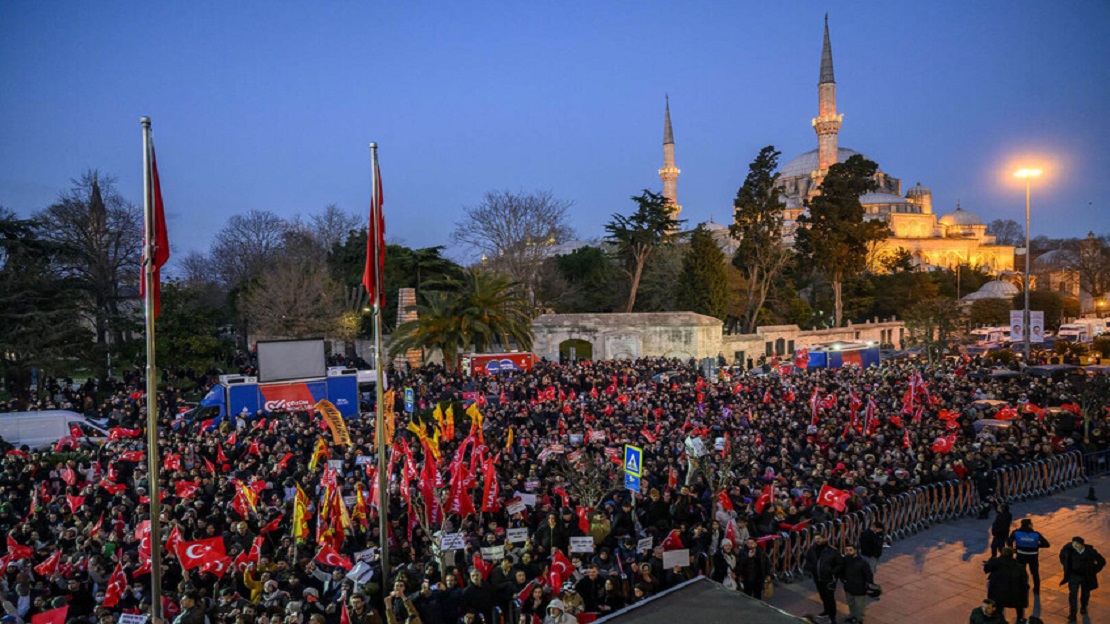 المعارضة التركية تتحدى "الانقلاب المدني": تجمع جماهيري في إسطنبول دعماً لإمام أوغلو