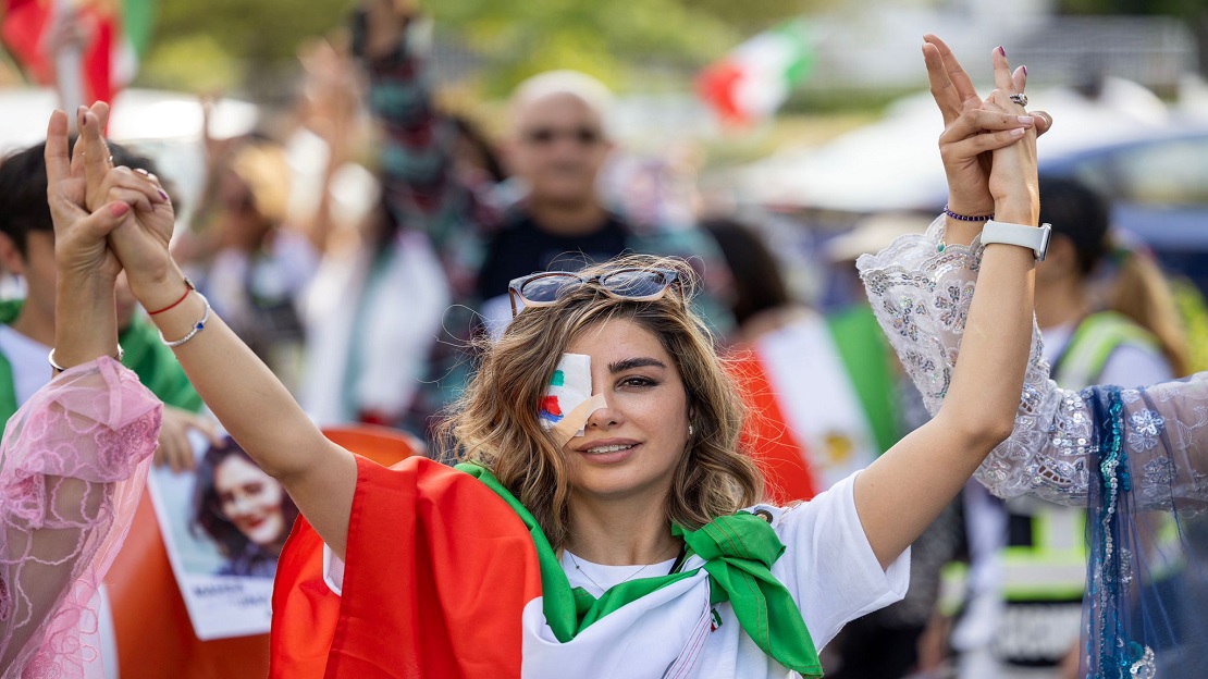 إيران.. حرق مدع عام وعناصر أمن في تصعيد دامٍ للاحتجاجات