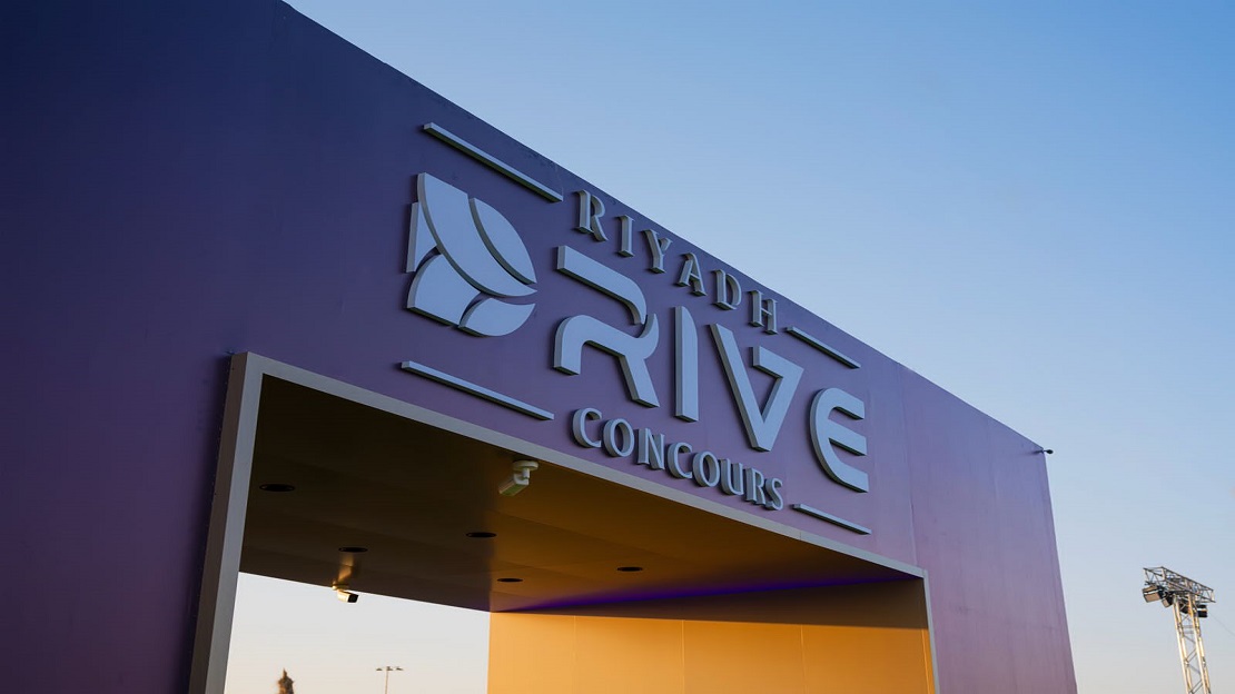 سفن كونكورس يُشعل مهرجان WOW: حين تلتقي السيارات الخارقة بالجولف والموسيقى في قلب الرياض