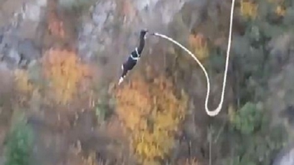  احتفالا بتخفيف الحجر المنزلي