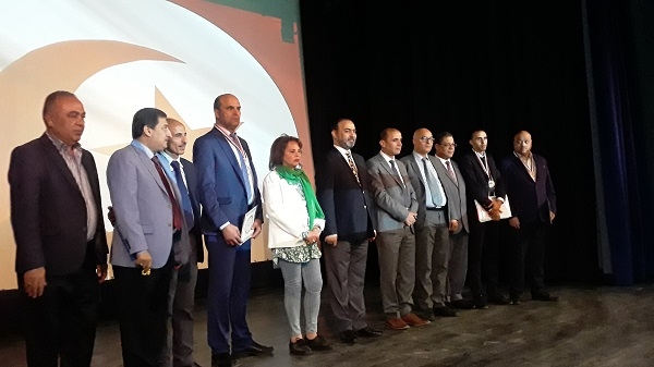 صورة جماعية للمسؤولين تتوسطهم رئيس جمعية سنا سفيطلة ضحى بوترعة|||