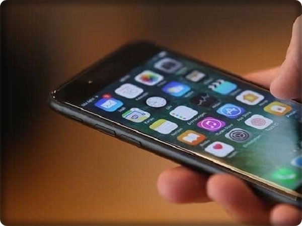 تأثير الهواتف الذكية على الصحة العقلية والنفسية