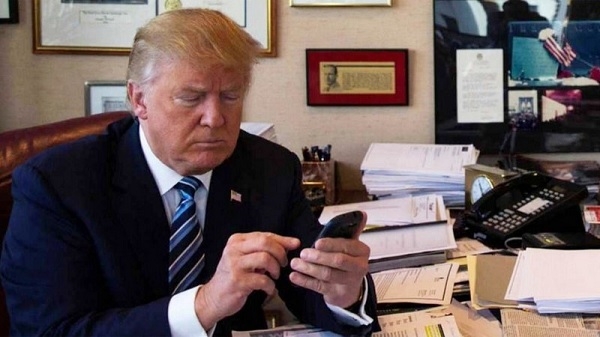  "maga2020!"، و"maga" هي شعار حملة "ترامب" واختصار لجملة "Make America Great Again" التي تعني "لنجعل أمريكا عظيمة مرة أخرى".