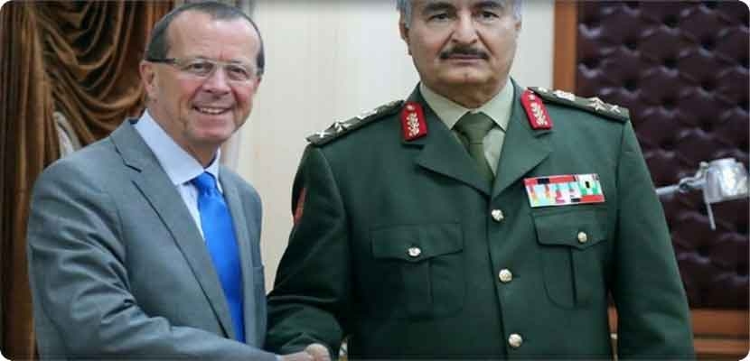 يعتبر المشير حفتر الرجل القوي في شرق ليبيا الذي يحارب المتطرفين الاسلاميين ويتنازع على السلطة مع فايز السراج رئيس حكومة الوفاق الوطني المعترف بها دوليا. وتابع ديبي "استقبلته مرتين في نجامينا ولا اعتقد ان لديه طموحات سياسية شخصية".