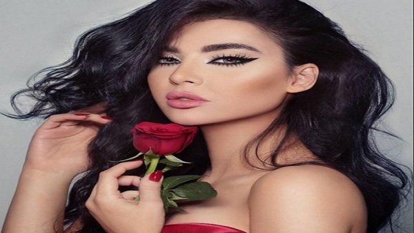 الفنانة اللبنانية قمر في فيديو على إنستغرام