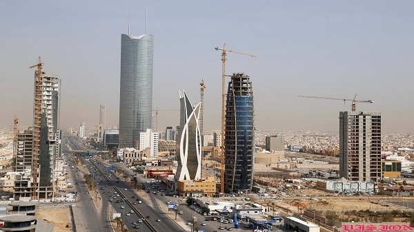إلغاء بدل الغلاء وزيادة الضرائب 200 ٪ 