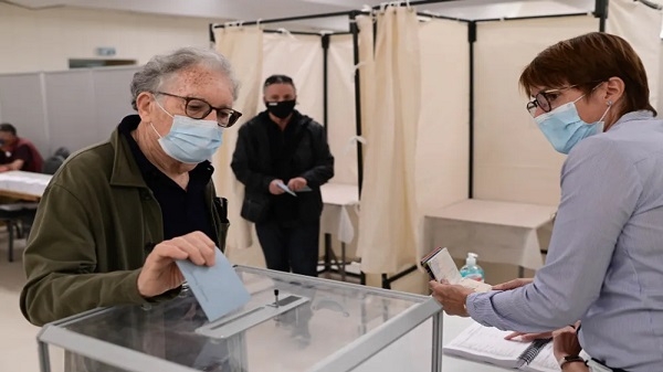 إذا فازت مارين لوبن سكون أول مرة لليمين المتطرف أن يدخل قصر الإليزيه.|||