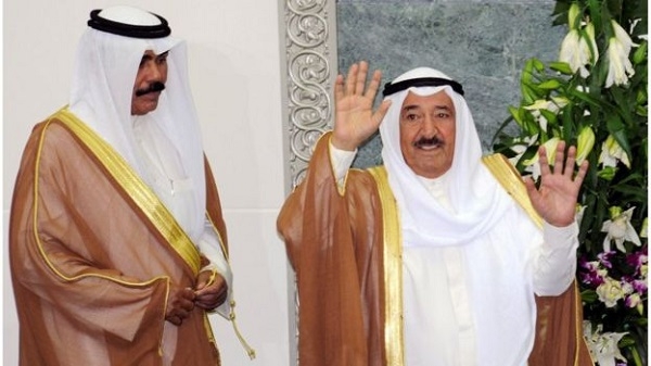 الشيخ نواف الأحمد الصباح هو أخ غير شقيق لأمير الكويت.