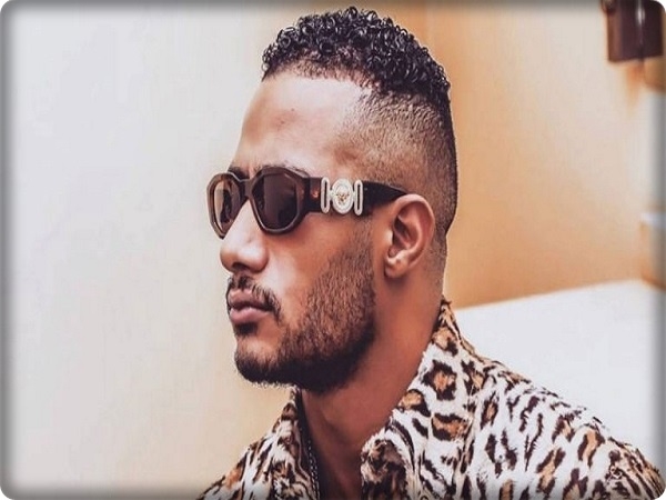 محمد رمضان يعتذر من الطيار الموقوف بسببه