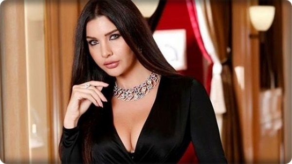 رقص لاميتا فرنجية في الحمام