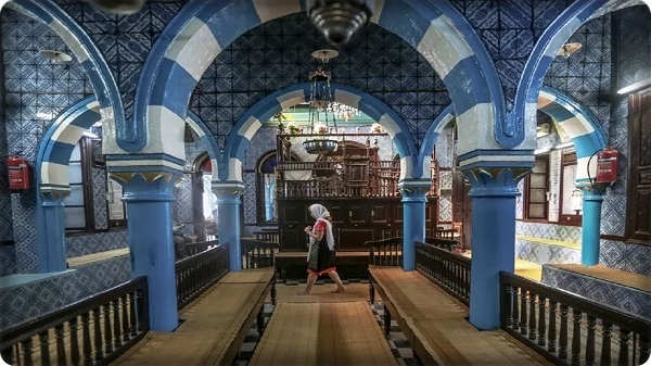 زيارة الغريبة