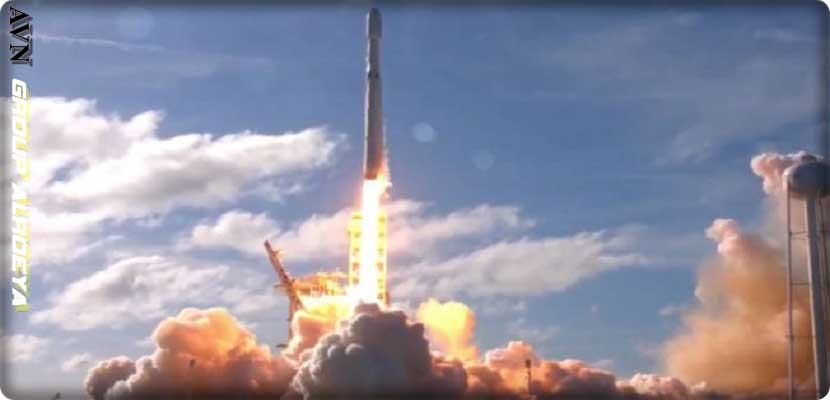 فالكون هيفي يعادل طول الصاروخ مبنى مكونا من 23 طابقا وقام بحمل سيارة تسلا رودستار إلى الفضاء كحمولة تجريبية.