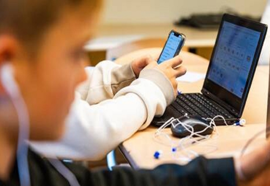  الهواتف والأجهزة الذكية تؤثر سلبا على مناعة الأطفال 