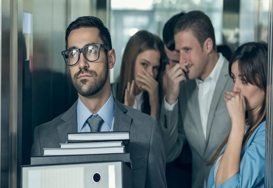  أبرزها روائح الفم والعرق والقدمين.. نصائح للتخلص منها