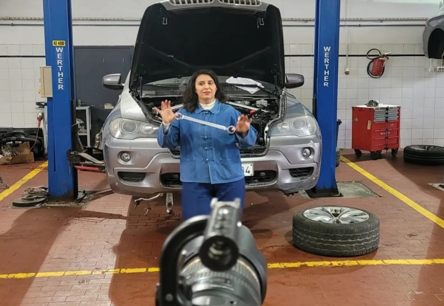 آمنة بن جمعة تحصل على جائزة أفضل برنامج رقمي في المغرب العربي  لمساهمتها في تعزيز المساواة بين الجنسين