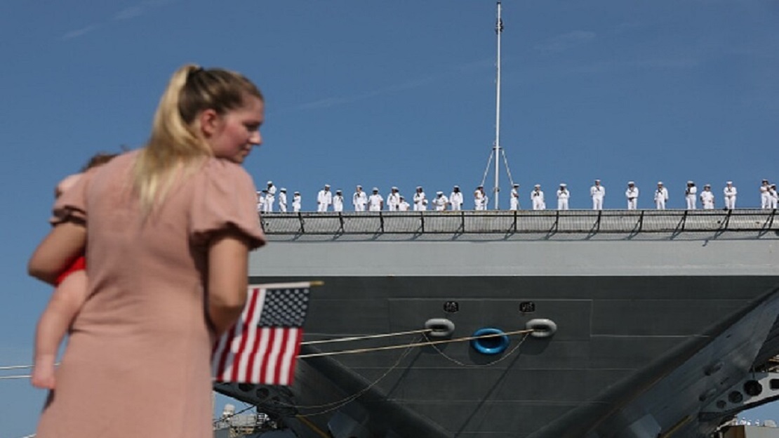 حاملة الطائرات 