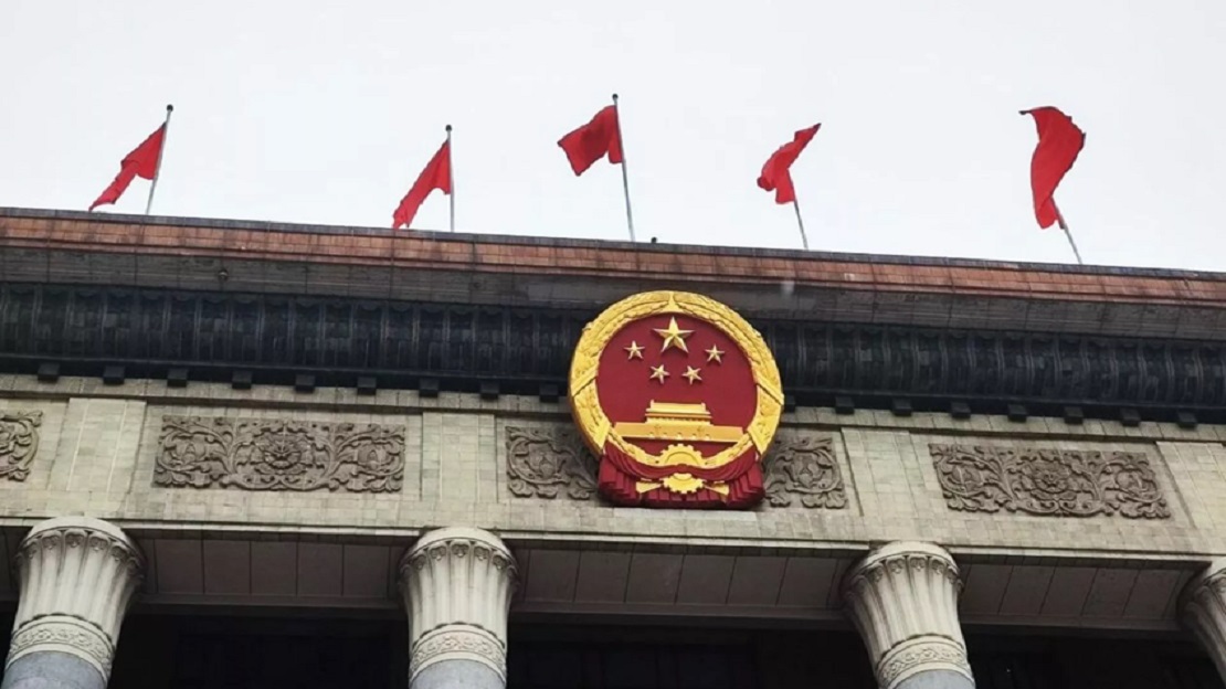 بكين تؤكد رفضها القاطع للنووي في أوكرانيا وسط اتهامات روسية للندن وباريس