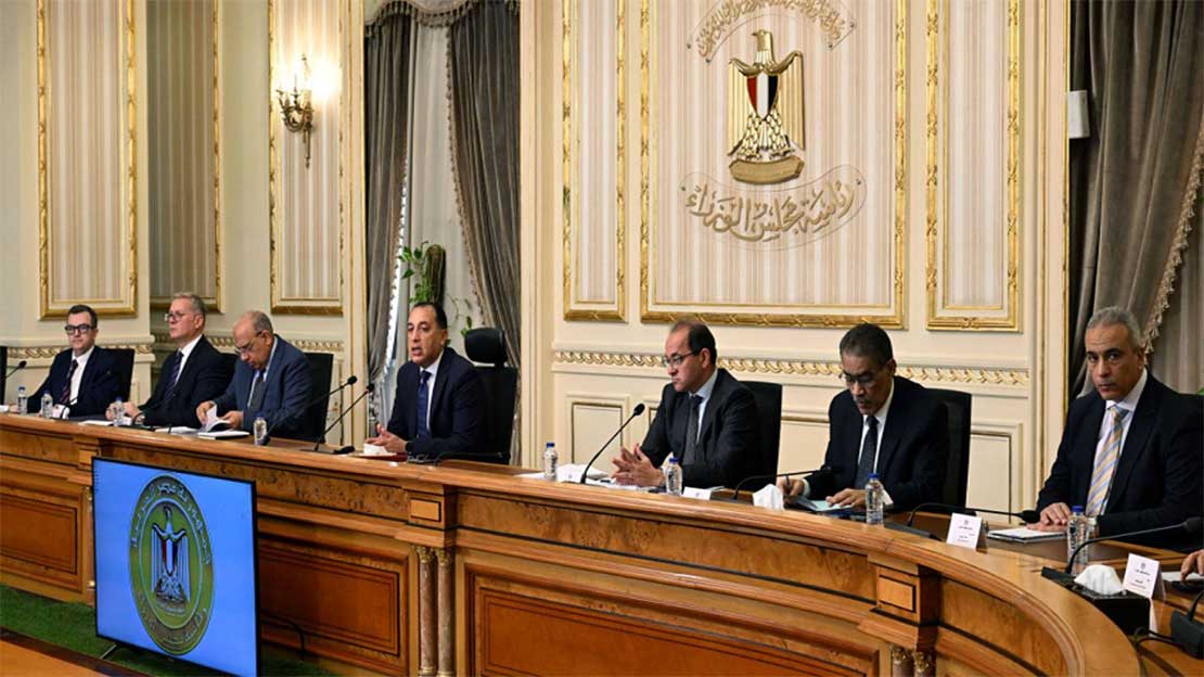 مدبولي يوجه للمصريين صدمة التقشف وبشرى زيادة الأجور في آن واحد.. "الحرب تفرض إجراءات أصعب"