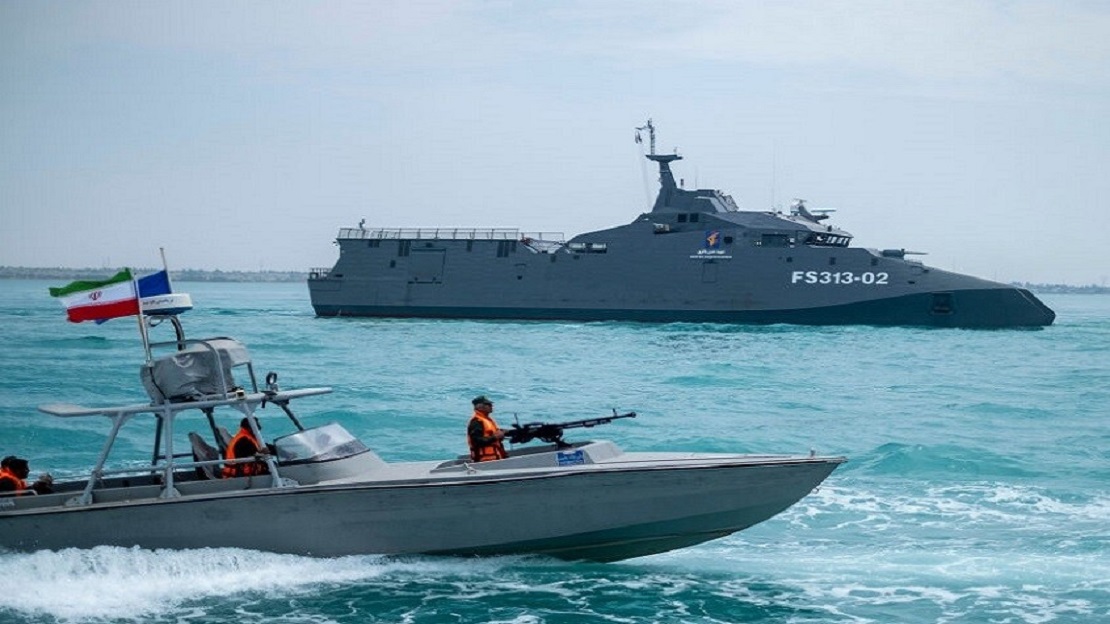 زوارق الحرس الثوري تحاول اعتراض ناقلة نفط أمريكية في مضيق هرمز.. تصعيد خطير يهدد تدفق الطاقة العالمي