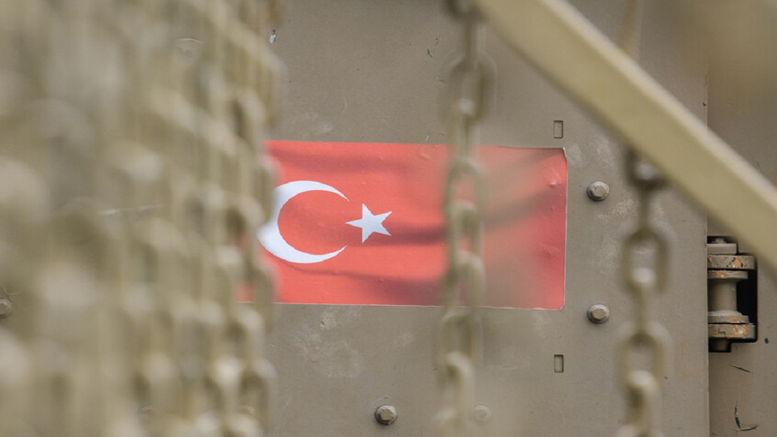 السفارة الأمريكية ترفع التحذير إلى 